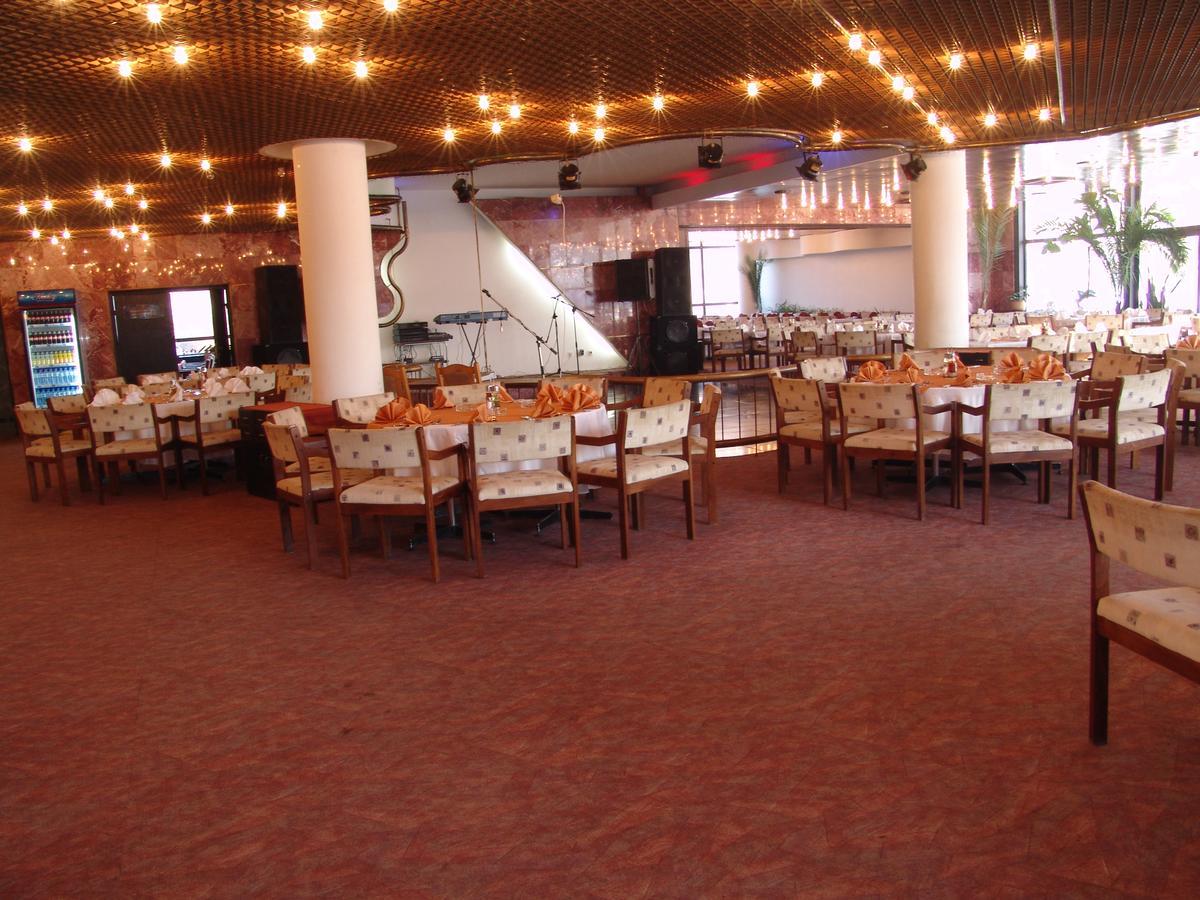 Hotel 로베치 외부 사진